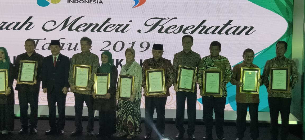 Peringati Hari Kesehatan Nasional, Kabupaten Padang Pariaman Terima Anugerah Menteri Kesehatan 2019