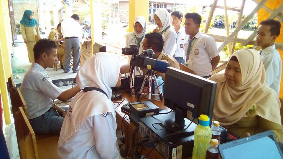 Bupati Padang Pariaman himbau masyarakat yang belum merekam data KTP-el untuk datangi tempat pelayan